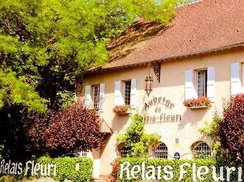 Le Relais Fleuri, Hotel Et Restaurant Logis - Avallon Sauvigny-le-Bois Buitenkant foto