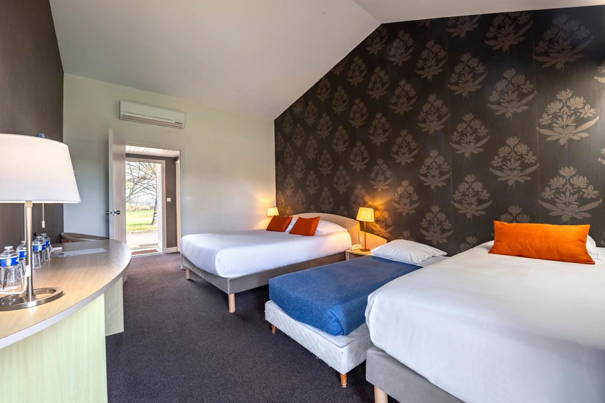 Le Relais Fleuri, Hotel Et Restaurant Logis - Avallon Sauvigny-le-Bois Buitenkant foto