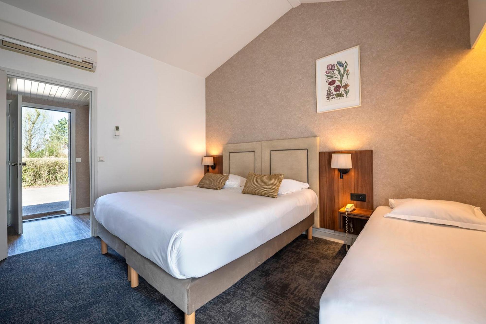 Le Relais Fleuri, Hotel Et Restaurant Logis - Avallon Sauvigny-le-Bois Buitenkant foto
