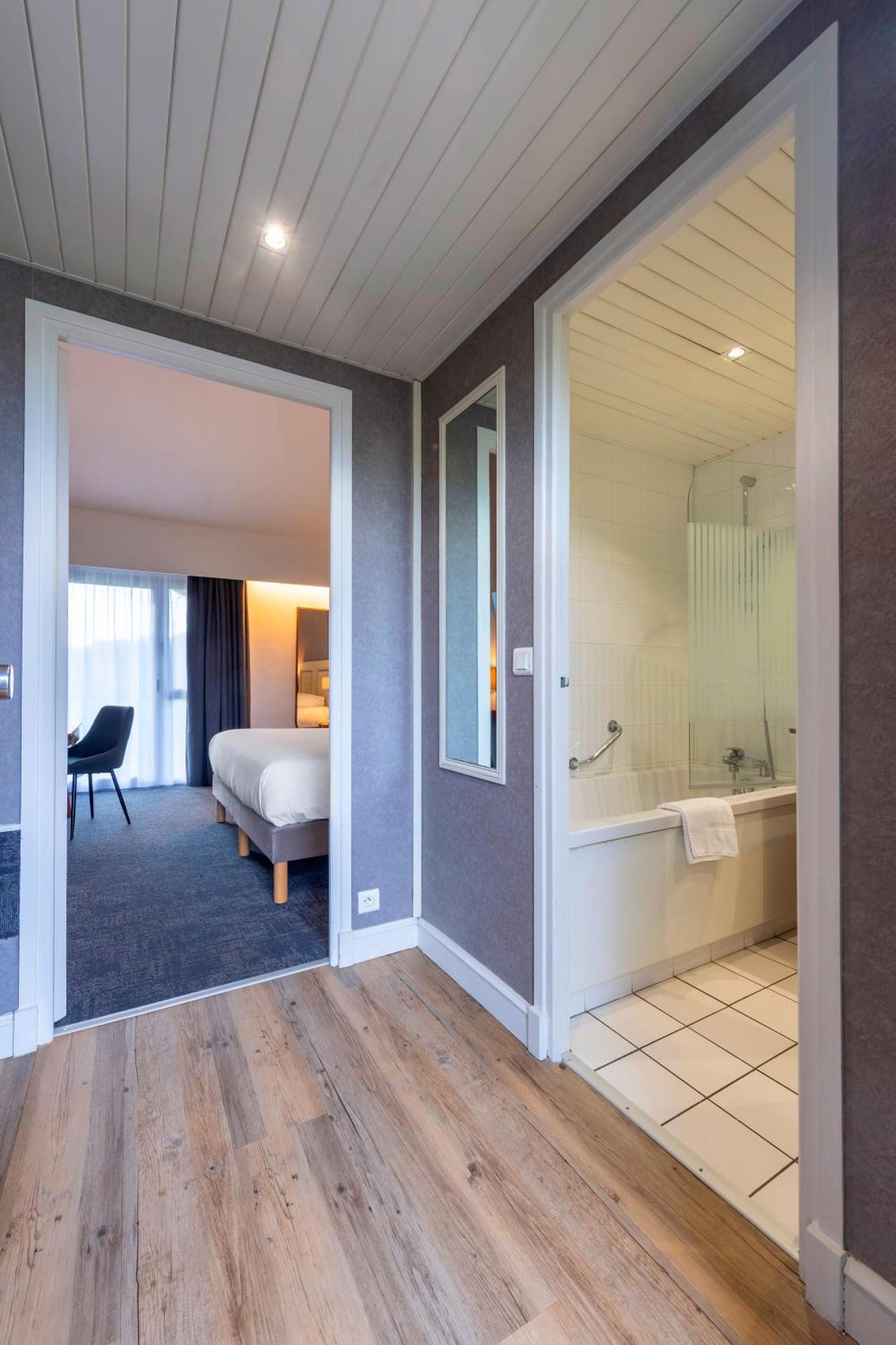 Le Relais Fleuri, Hotel Et Restaurant Logis - Avallon Sauvigny-le-Bois Buitenkant foto
